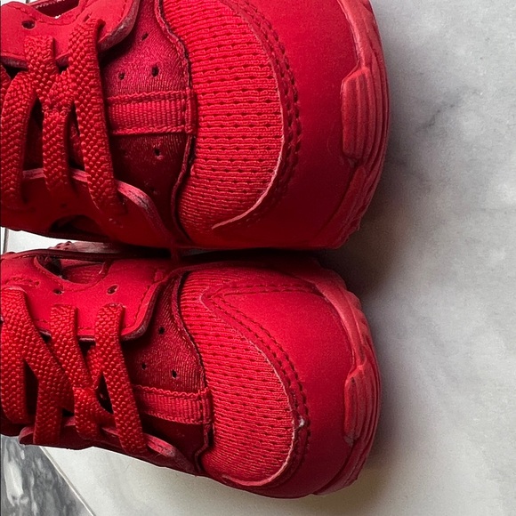Nike 5C triple red Huarache BABY - Picture 7 of 13